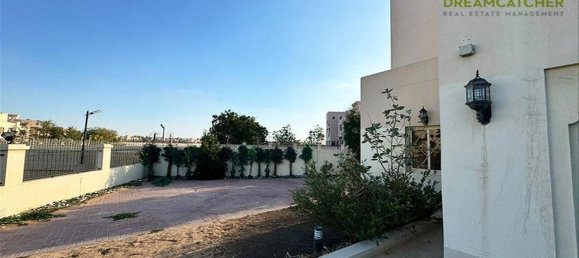 4 bedrooms Villa in Al Hamra Village, UAE No. 34957 3