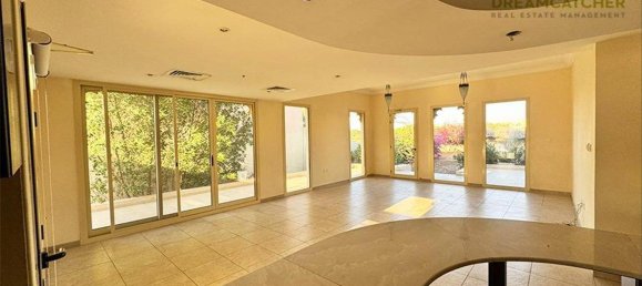 4 bedrooms Villa in Al Hamra Village, UAE No. 34957 12