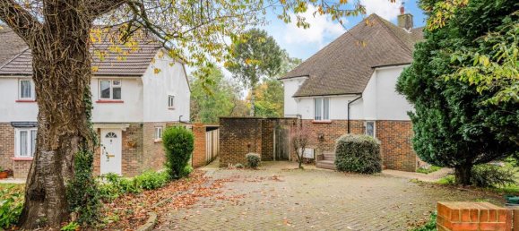 Duplex independente T3 em Epsom, United Kingdom N.º 9704 7