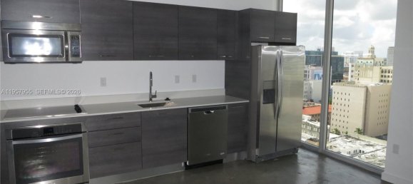 2 chambres propriété commerciale à louer à Miami, Miami-Dade, Florida, USA № 614547 9