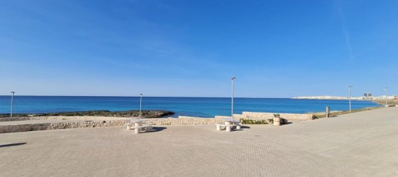 3 rooms Apartment in Gallipoli, Italy No. 139632 4