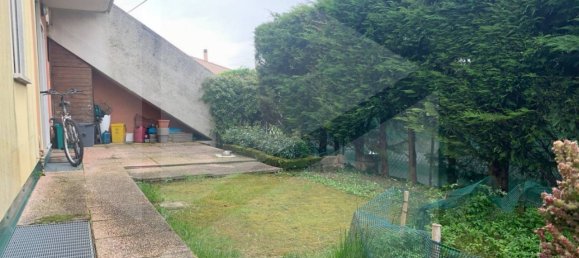 4 rooms Apartment in Nanto, Italy No. 19231 18