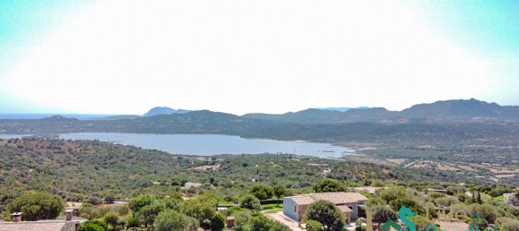 4 bedrooms Villa in Olbia, Italy No. 340767 3