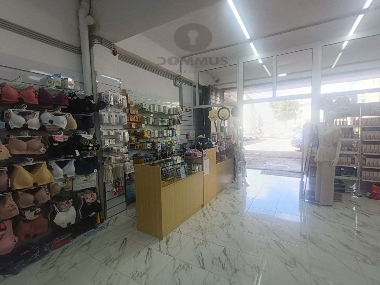 476m² Commercial property in Rio de Mouro, Portugal No. 355908