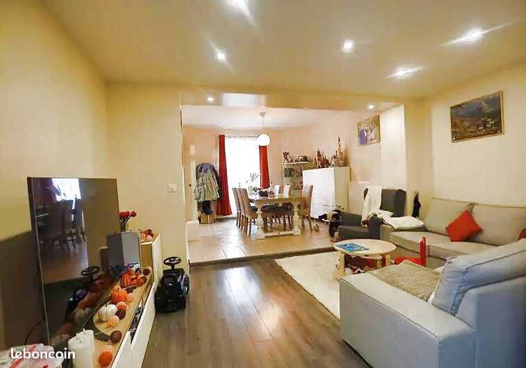 4 bedrooms House in Chambly, France No. 160763