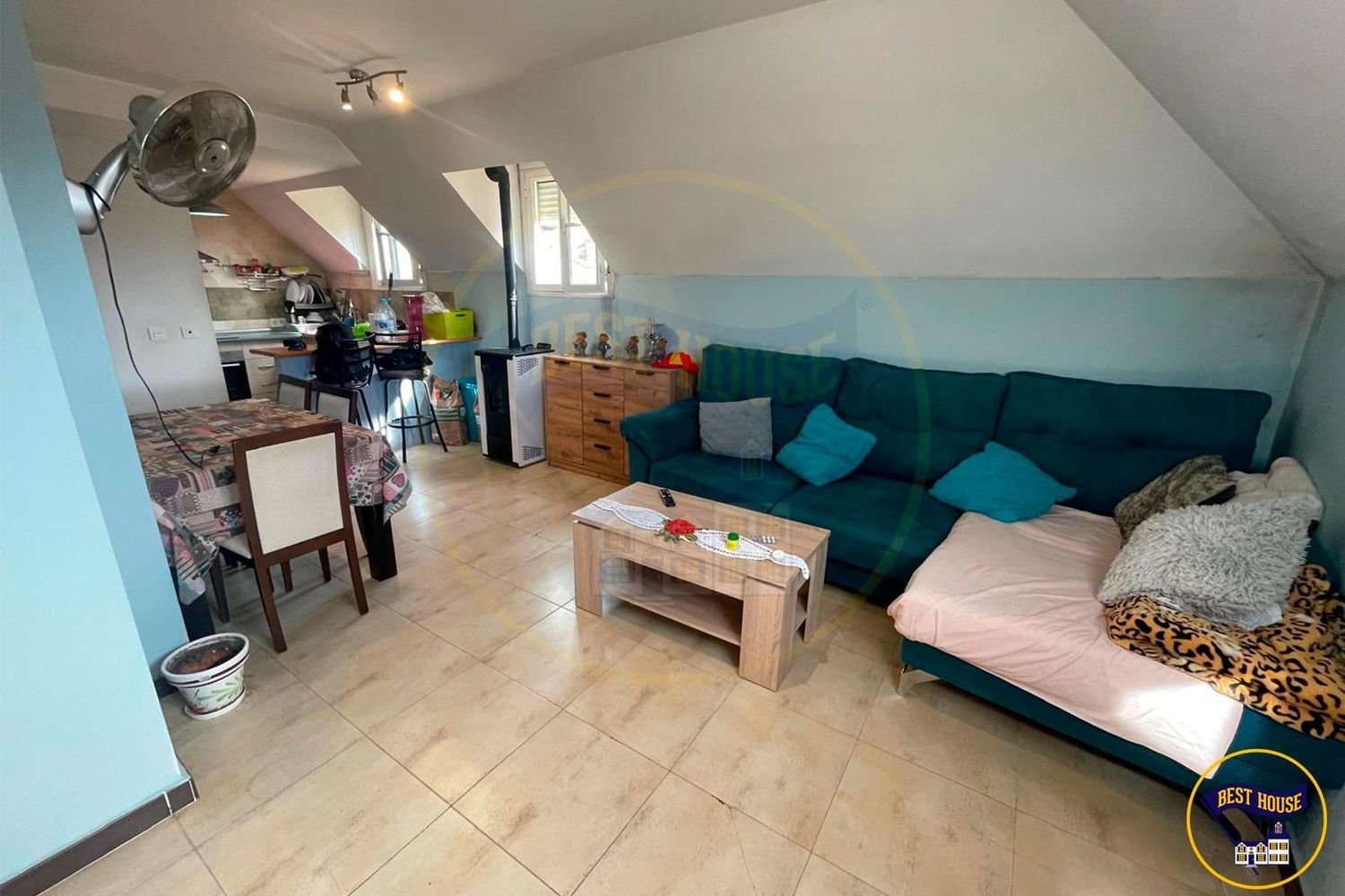 Apartamento de 3 dormitorios en Cuenca, Spain No. 204870