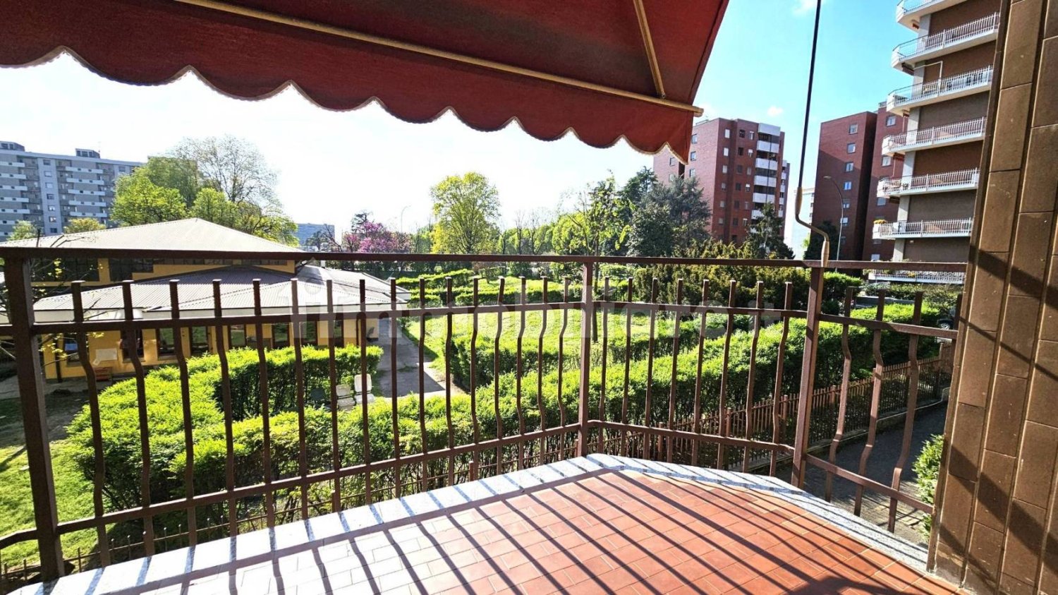 Apartamento de 2 dormitorios en Corsico, Italy No. 319937