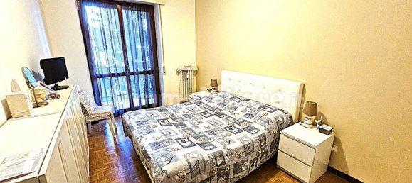 Apartamento de 2 dormitorios en Corsico, Italy No. 319937 8