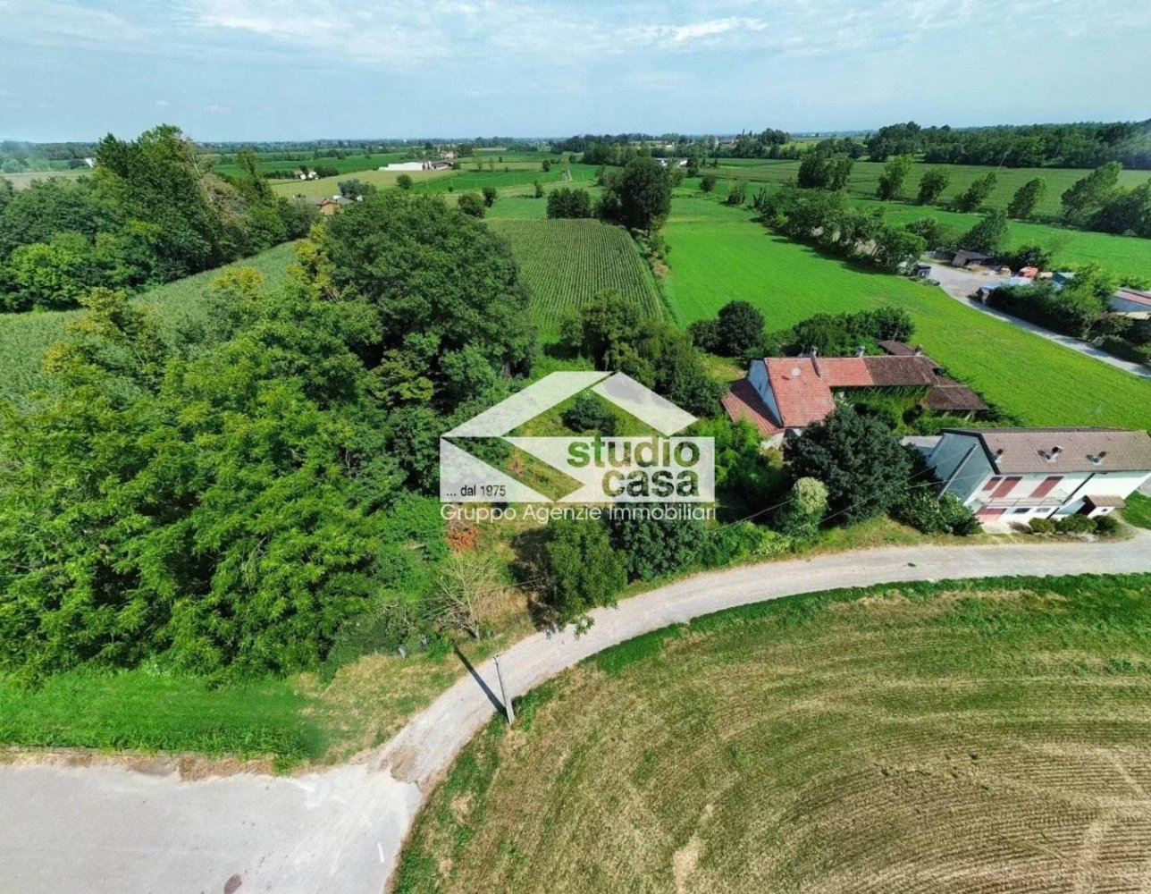 Terreno em Romanengo, Italy 1450 m² N.º 282317