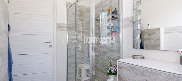 3 rooms Apartment in Castelleone, Italy No. 333752 13