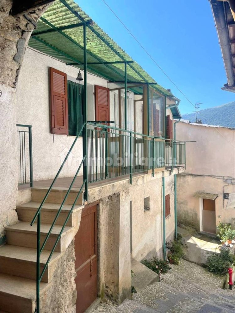 Casa de 2 dormitorios en Imperia, Italy No. 301079