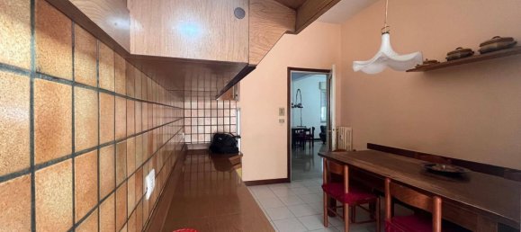 3 rooms Apartment in Mantua, Italy No. 273701 5