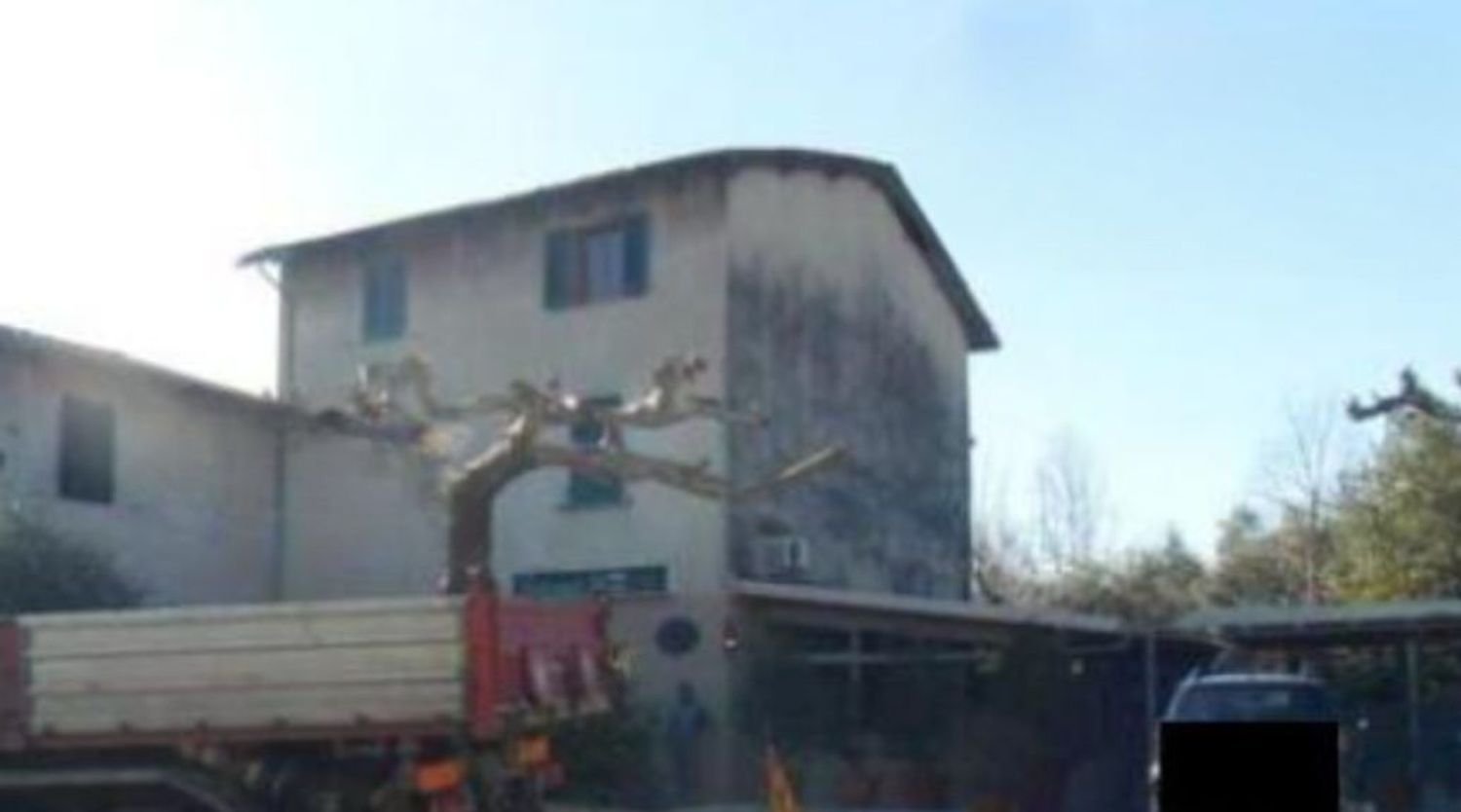 332m² Commercial property in Uzzano, Italy No. 336056