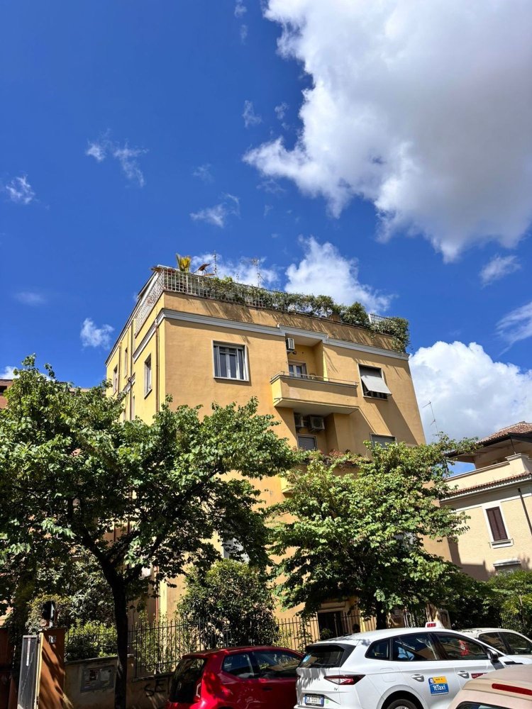 2 rooms Apartment in Rome, Italy No. 282665
