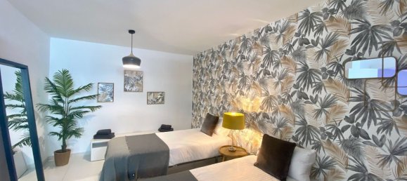 6 bedrooms Villa in Marbella, Spain No. 140436 2