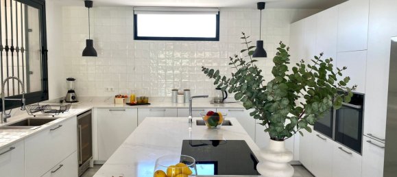 6 bedrooms Villa in Marbella, Spain No. 140436 8