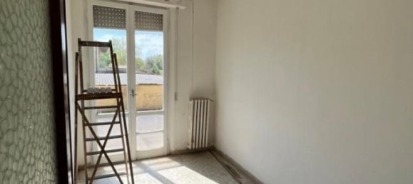 275m² Warehouse in Tuoro sul Trasimeno, Italy No. 150890 12