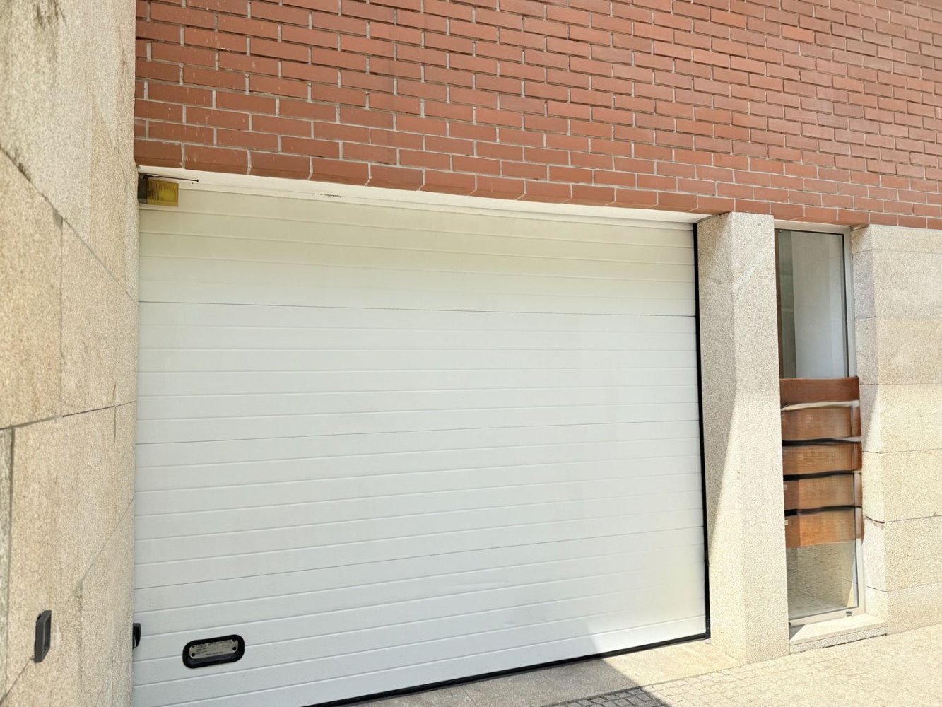 Garage in Guimaraes, Portugal 27m², Nr. 199755