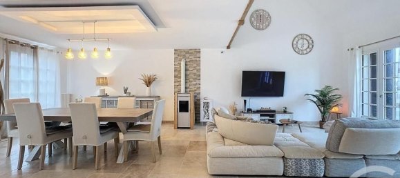 4 bedrooms Villa in Marcilly-en-Villette, France No. 52955 6