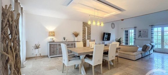 4 bedrooms Villa in Marcilly-en-Villette, France No. 52955 10