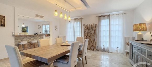 4 bedrooms Villa in Marcilly-en-Villette, France No. 52955 4