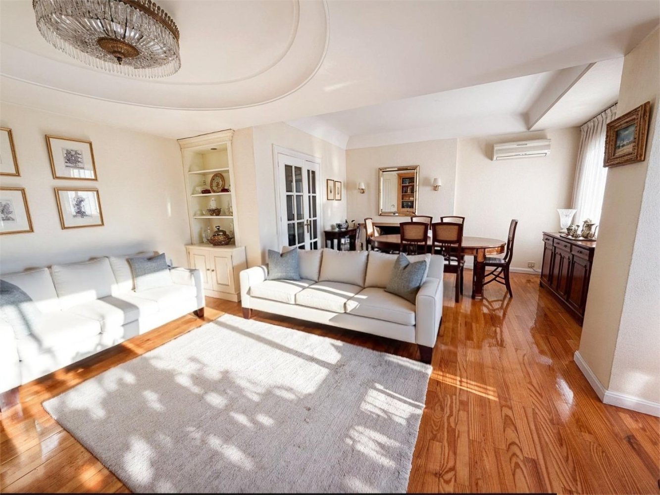 4 bedrooms Apartment in Madrid, Spain No. 198374