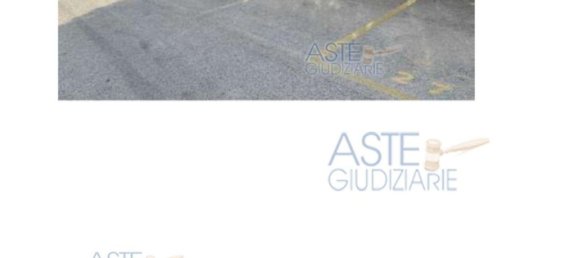 135m² Commercial property in Taranto, Italy No. 35462 9