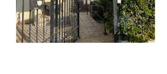 135m² Commercial property in Taranto, Italy No. 35462 2