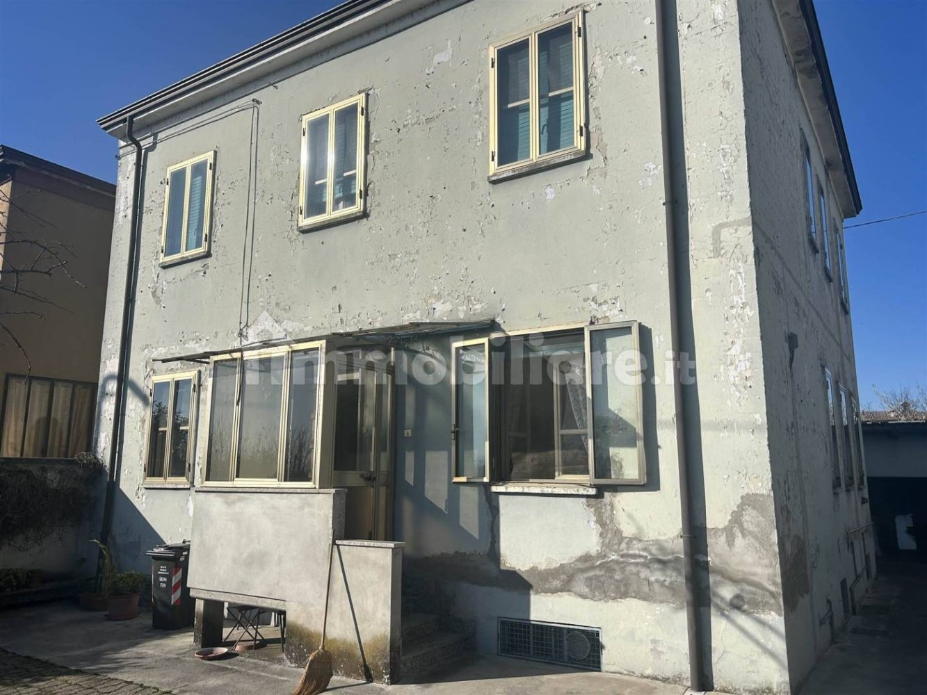 2 bedrooms House in Fiorenzuola d'Arda, Italy No. 313574