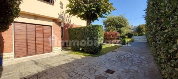 5 rooms Villa in Forte dei Marmi, Italy No. 138870 13