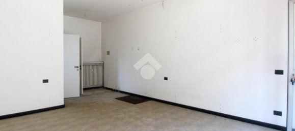 2-salle Propriété commerciale à Ponte San Pietro, Italy No. 231328 2