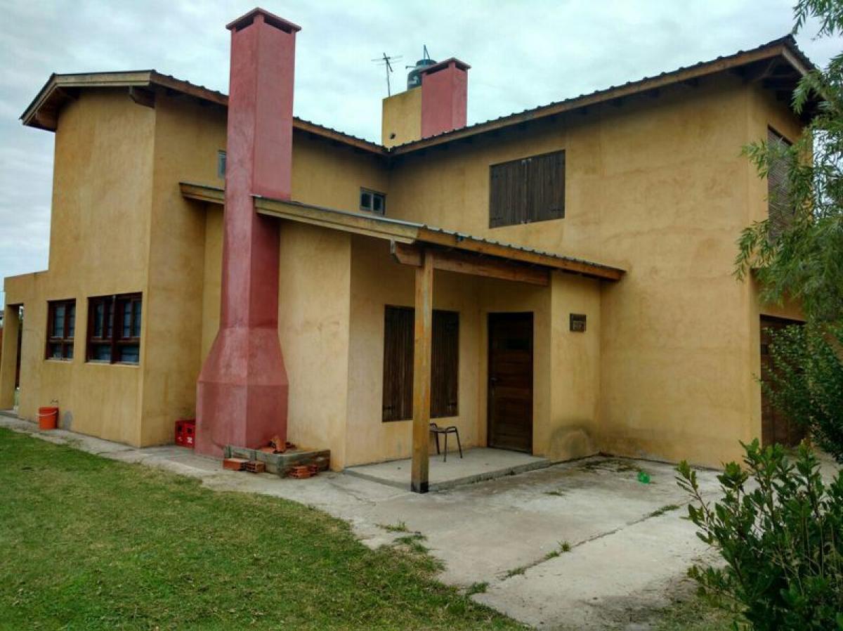 4 bedrooms House in Mar del Plata, Argentina No. 66823