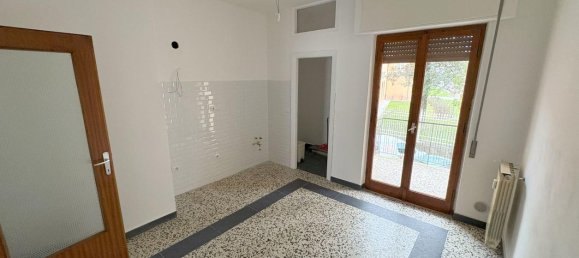 Apartamento de 4 divisões em Sarzana, Italy N.º 14857 3