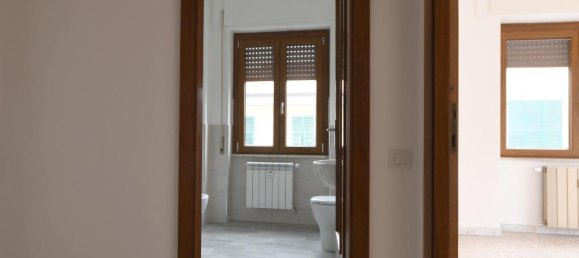 Apartamento de 4 divisões em Sarzana, Italy N.º 14857 11