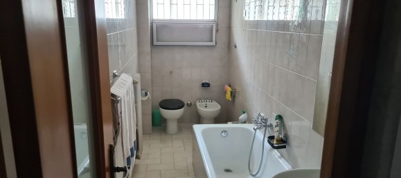 3 rooms Apartment in Bari, Italy No. 287640 6