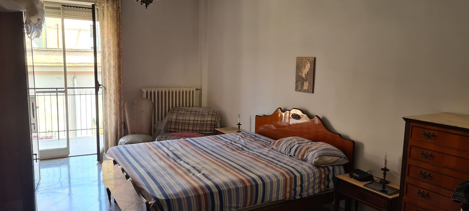 3 rooms Apartment in Bari, Italy No. 287640