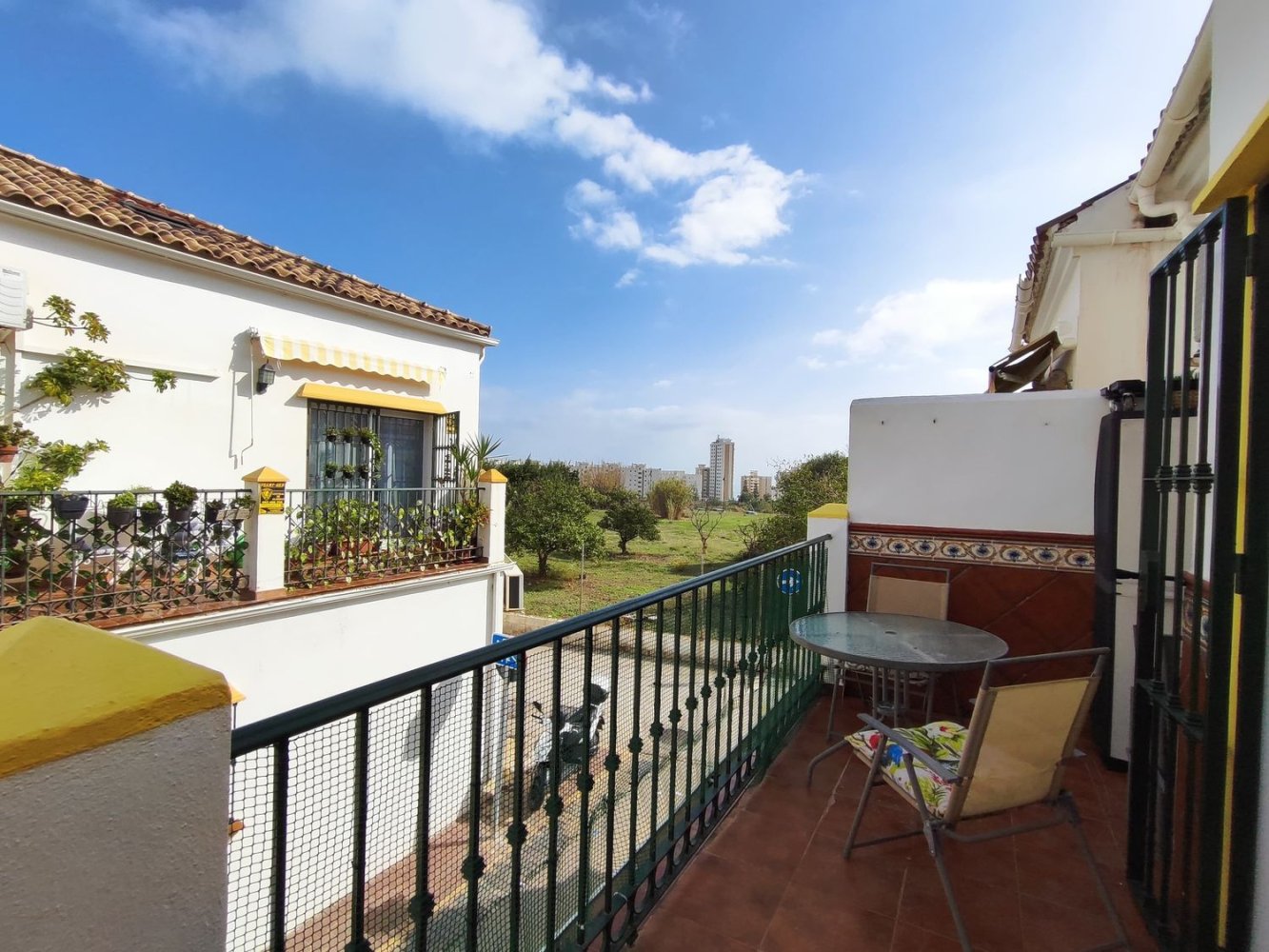 Dúplex de 3 dormitorios en Fuengirola, Spain No. 147819