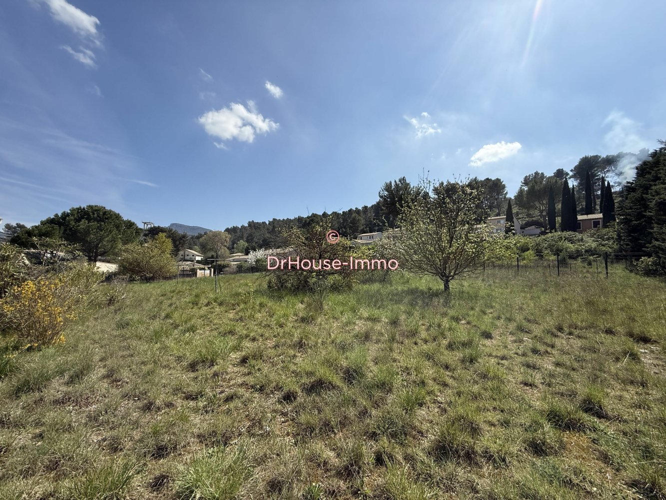 Terreno en Gardanne, France No. 284795