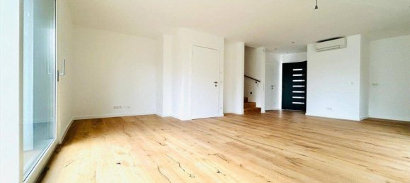 Adosado de 4 habitaciónes en Korneuburg, Austria No. 191175 2