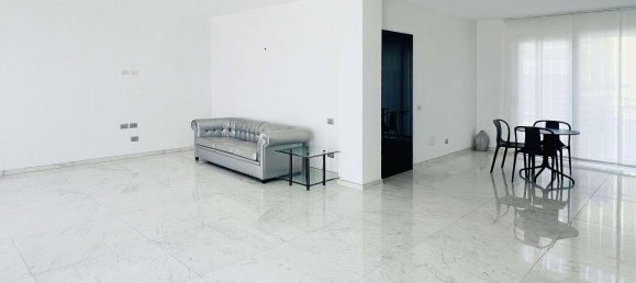 5 rooms Apartment in Lavena Ponte Tresa, Italy No. 117478 4