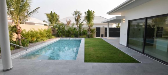 2 bedrooms Cafe / restaurant in Hua Hin, Thailand No. 6235 5