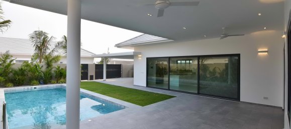 2 bedrooms Cafe / restaurant in Hua Hin, Thailand No. 6235 4