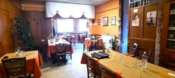 260m² Commercial property in Santo Stefano di Magra, Italy No. 232576 4