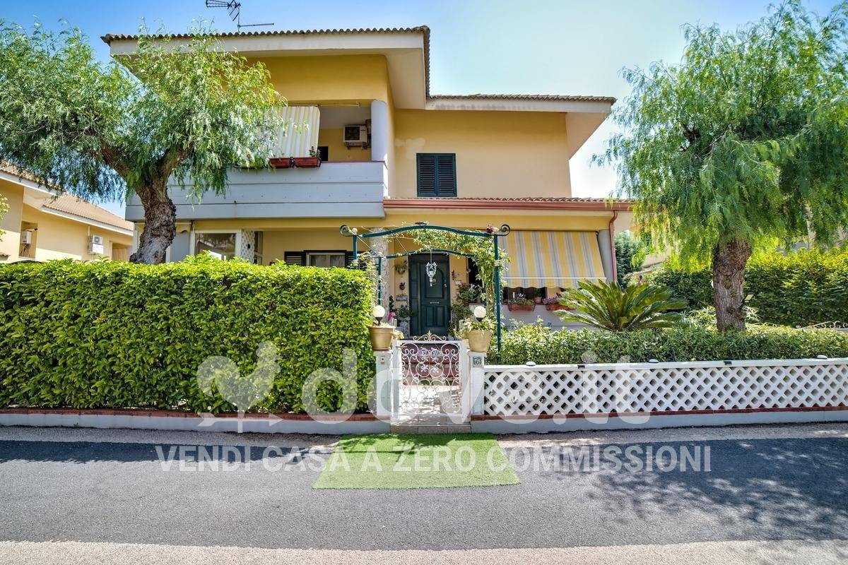 3 bedrooms Villa in Priolo Gargallo, Italy No. 262795