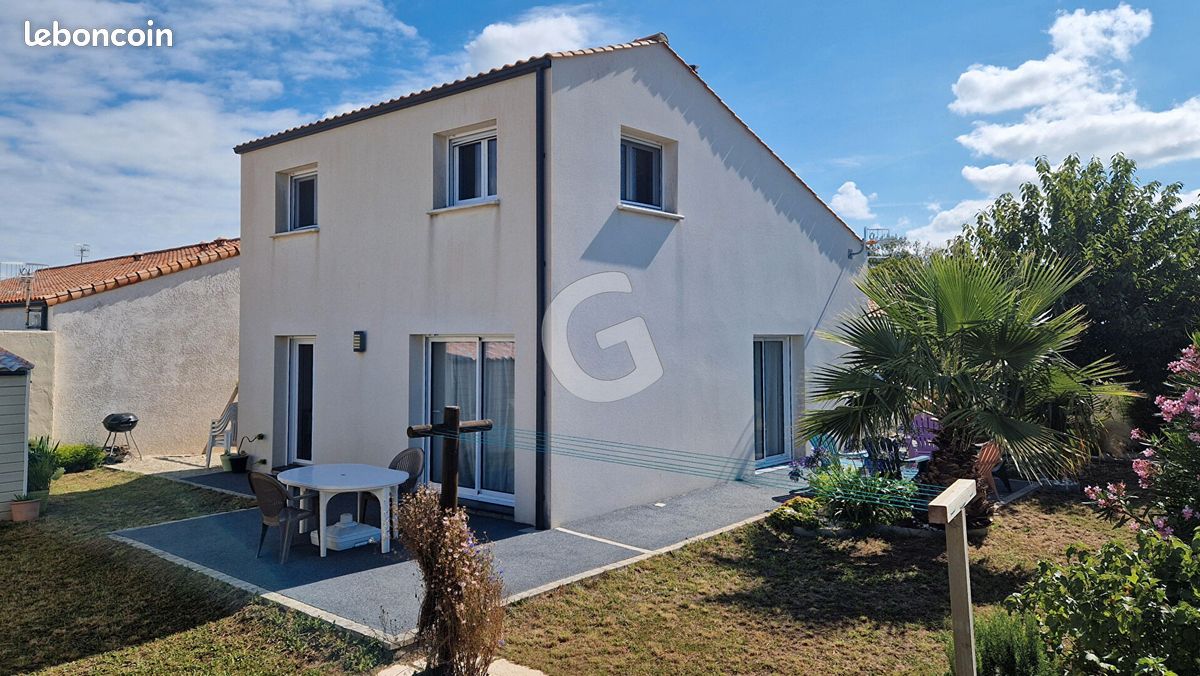 4 bedrooms House in Angles, France No. 102539
