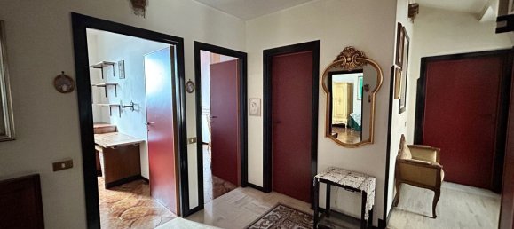 Apartamento de 7 dormitorios en Serrone, Italy No. 371253 13