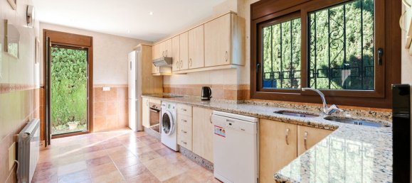 5 bedrooms House in Estepona, Spain No. 146567 12