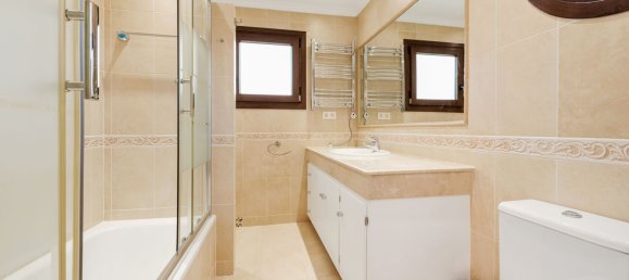 5 bedrooms House in Estepona, Spain No. 146567 4