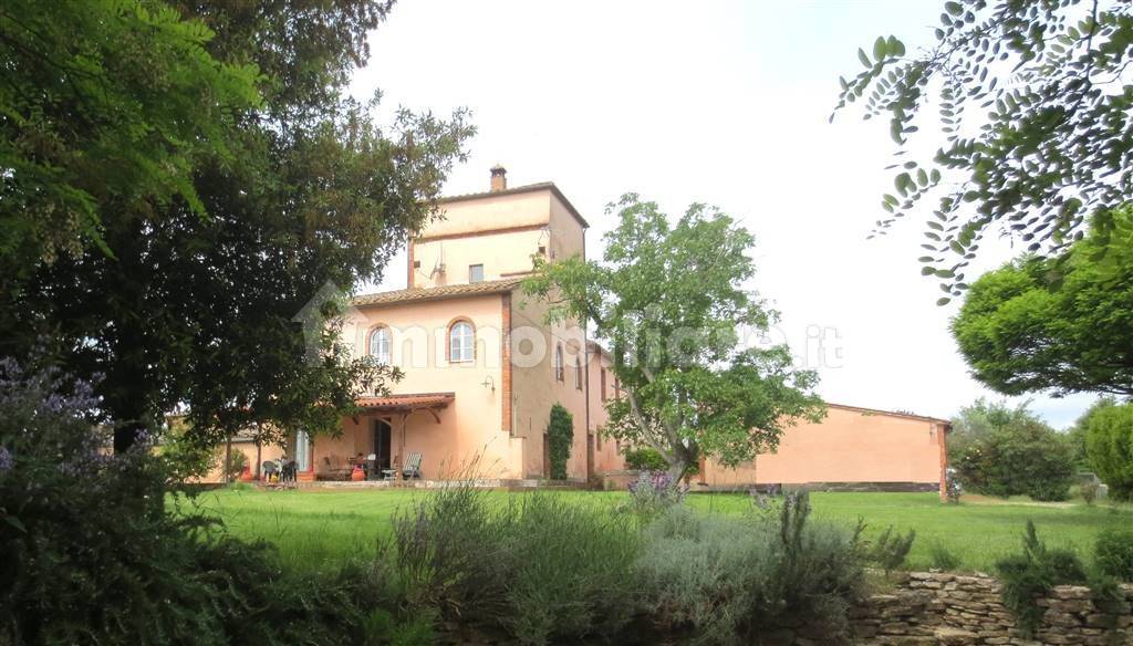 5 bedrooms Villa in Castelnuovo Berardenga, Italy No. 215449