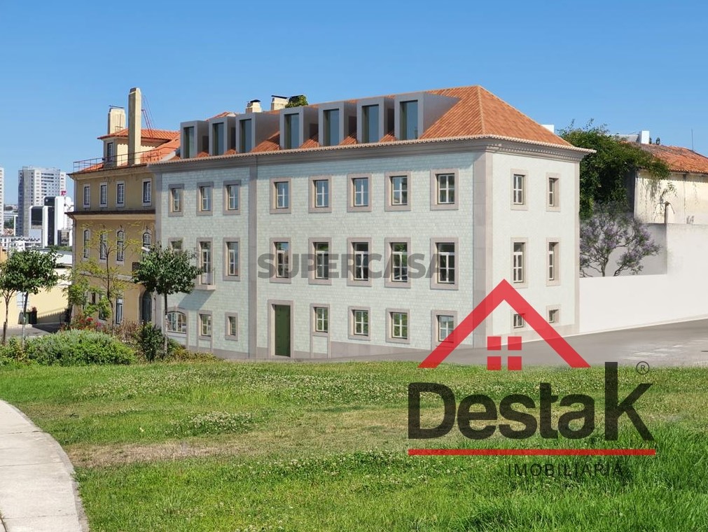 143m² Building in Lisbon, Portugal No. 160013